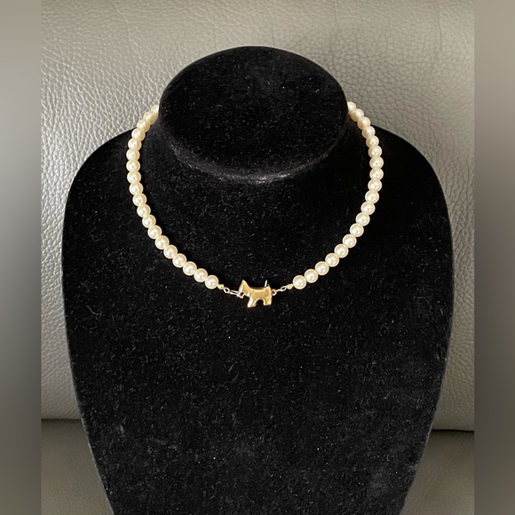 Elegant Pearl Necklace with Gold Accent - Picture 9 of 13
